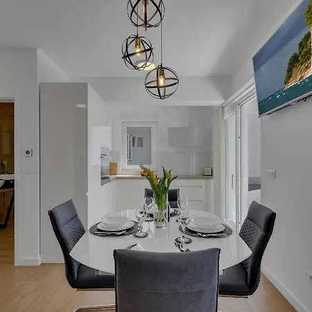 Holiday home Modernes Ferienhaus In Veliko Brdo Mit Gepflegtem Garten