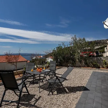 Holiday home Modernes Ferienhaus In Veliko Brdo Mit Gepflegtem Garten