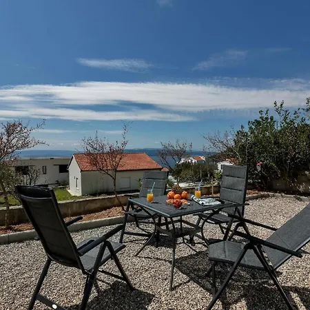 Holiday home Modernes Ferienhaus In Veliko Brdo Mit Gepflegtem Garten *
