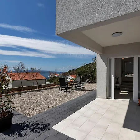Modernes Ferienhaus In Veliko Brdo Mit Gepflegtem Garten * Makarska