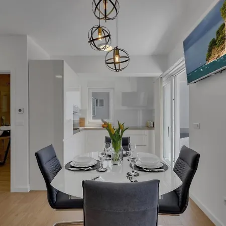 Modernes Ferienhaus In Veliko Brdo Mit Gepflegtem Garten Holiday home Makarska