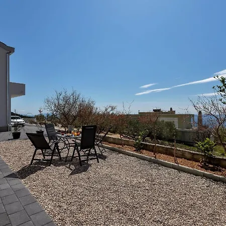 Holiday home Modernes Ferienhaus In Veliko Brdo Mit Gepflegtem Garten *